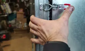 Jak zbudować piec do malowania proszkowego? Poradnik DIY