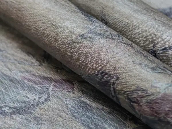Tapety jak tkanina: Luksusowa faktura, która ociepla wnętrza